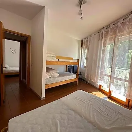 Hotel Spacious Flat Close To The - Beahost