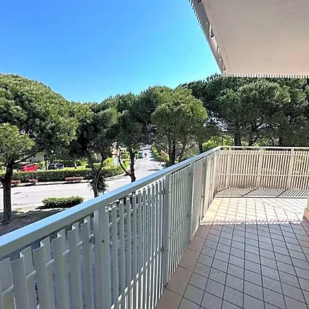 Hotel Spacious Flat Close To The - Beahost